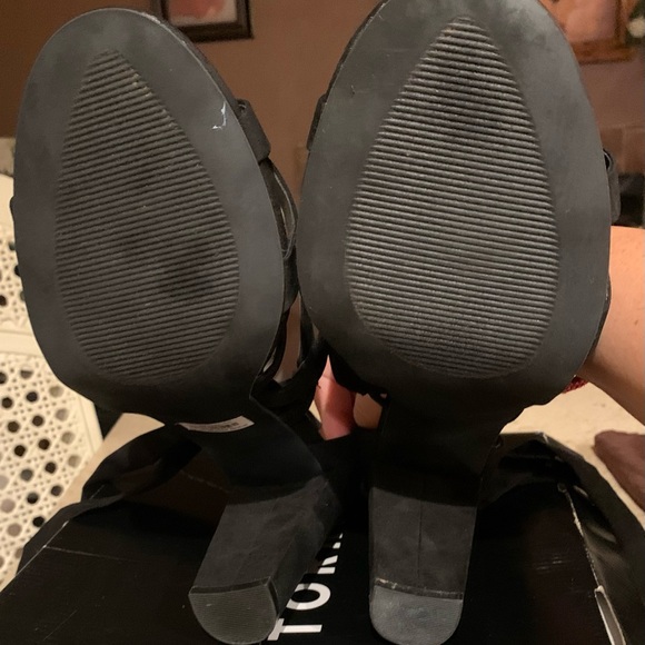 Torrid black thick strap heal with ankle wrap - Picture 7 of 7